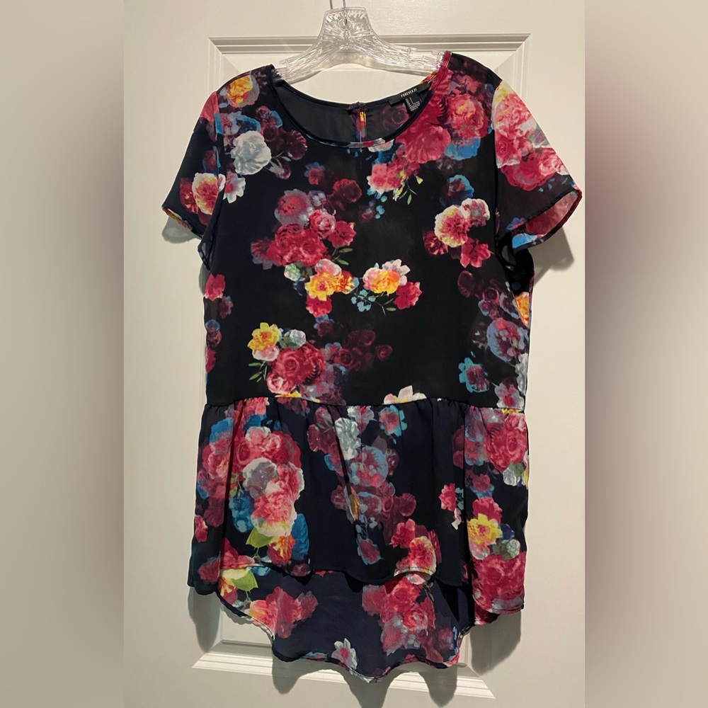 Forever 21 sheer floral tunic top. Size L (fits like M). Navy and floral print!